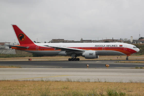 Angola  Airlines  B777   D2 TEF  23-09-10