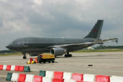 Canadian forces  A310  15002  19-07-09