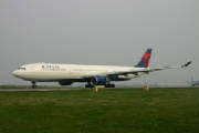 Delta A330  N804NW  12-04-09