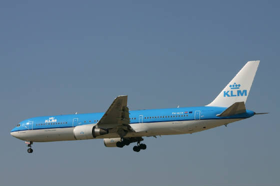KLM  B767  phbzm  02-04-05