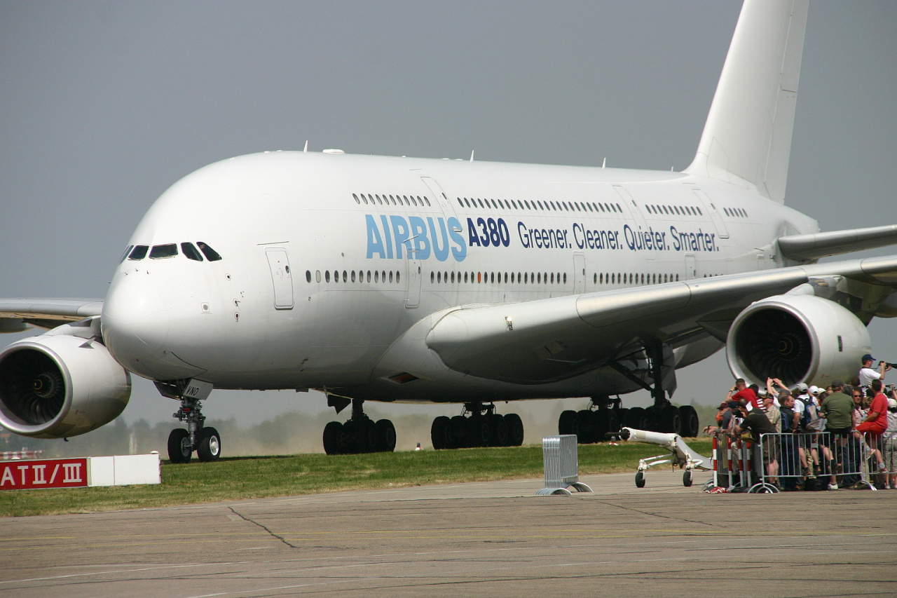 Airbus A380  f wwdd  30-05-08 (airshow)