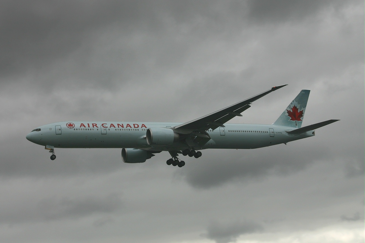 Air Canada B777 c fitu 17 05-07  (LHR)