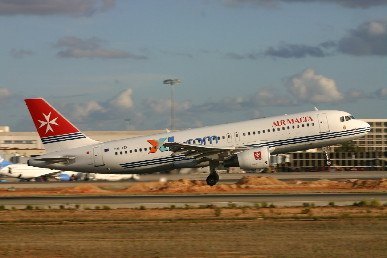 Air Malta A320 9h aef 16-09-06