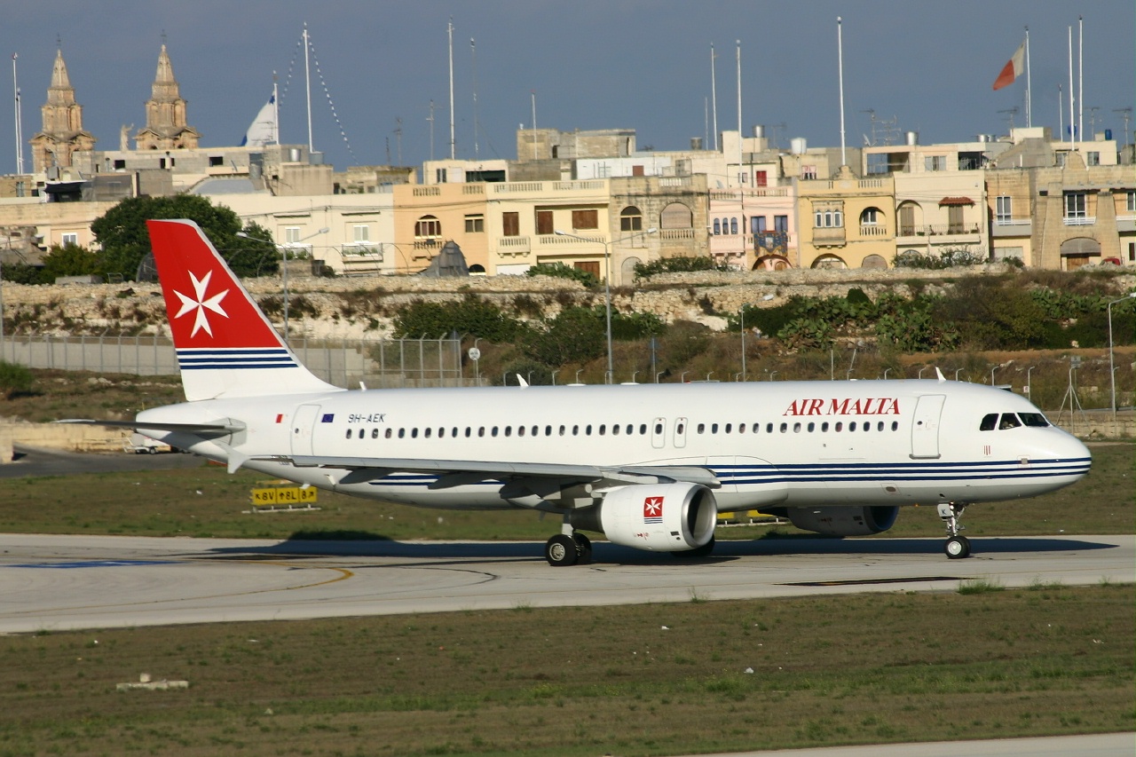 Air Malta  A320  9h aek  23-09-06