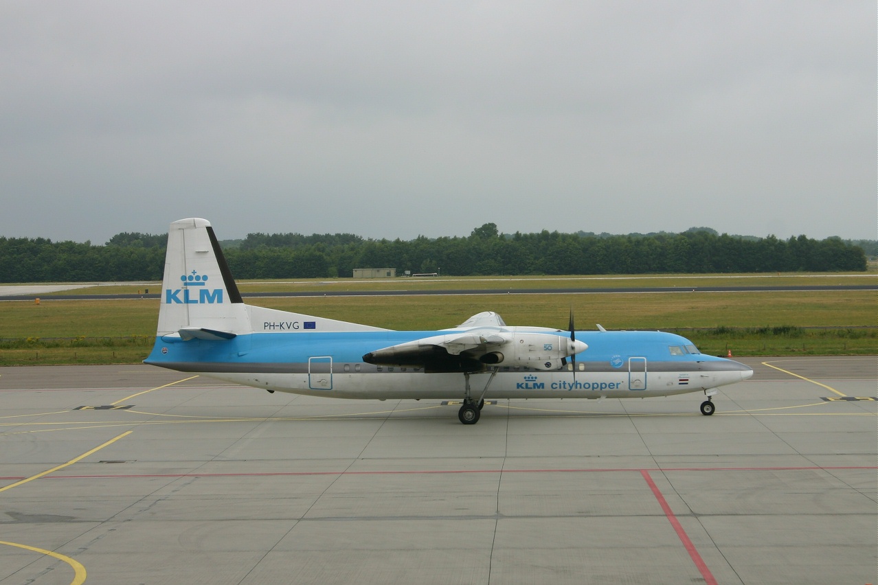 KLM  F50  ph kvg  02-07-05