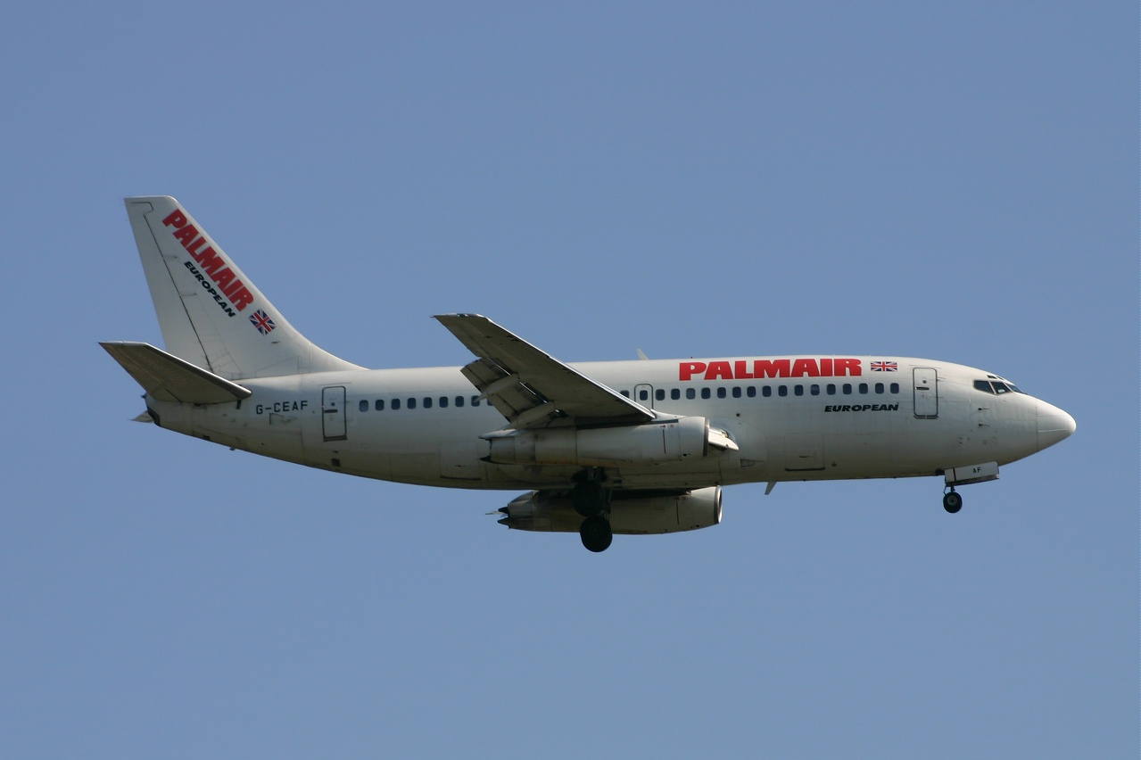 Palmair 737 g ceaf 02-05-05 (LGW)