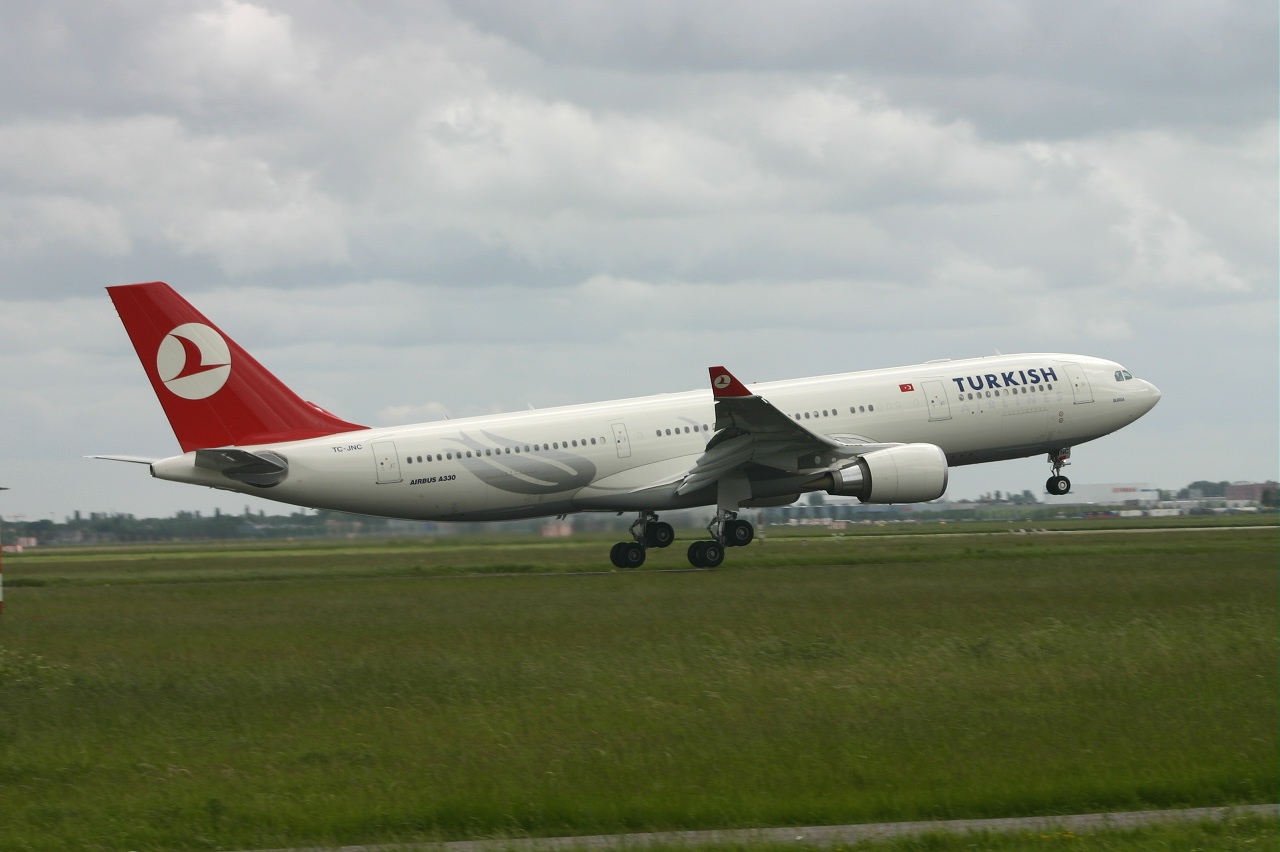 Turkish  A330  tc jnc  28-05-06